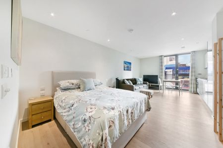 Studio Flat, St. Gabriel Walk, SE1 - Photo 3