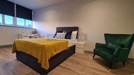 1 bedroom in a flat share to rent - Photo 2