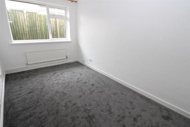 3 bedroom detached bungalow to rent - Photo 1