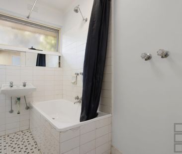SPACIOUS 2 BEDROOM APARTMENT | FLARE REAL ESTATE - Photo 4