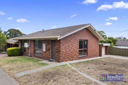Easy-Care Living in Flora Hill - Photo 5