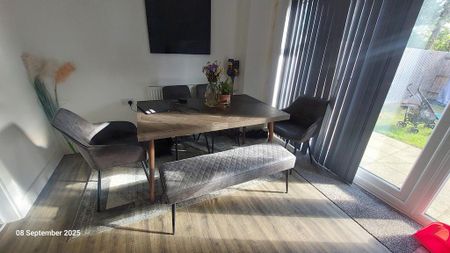 3 bedroom semi-detached house to rent - Photo 3