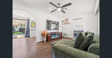 Spacious 4-Bedroom Home with Pool & Large Entertaining Area - Photo 2