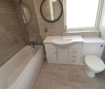 Room in a Shared Flat, Holystone Court, E14 - Photo 6