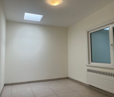 Gerenoveerde gelijkvloerse woning met tuin en 2 slaapkamers te huur... - Photo 6