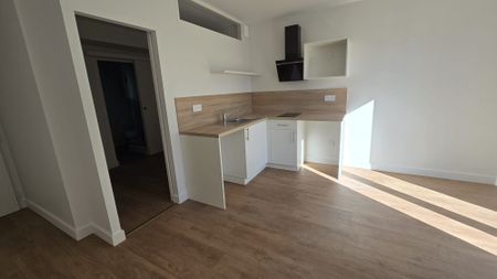 Location Appartement 2 pièces 26m² POITIERS 86000 - Photo 2