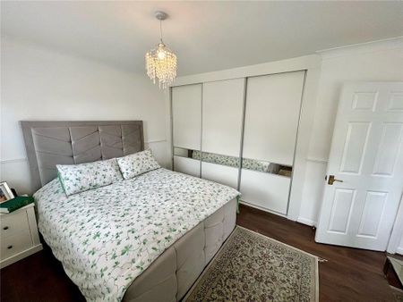 4 bedroom detached house to rent - Photo 5