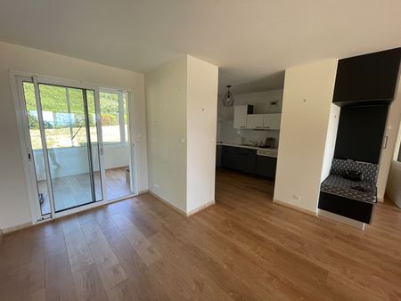 Location Appartement 4 pièces 85m² - Photo 3