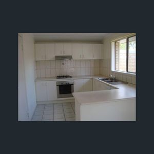1/17 ARDMORE Street, Cranbourne, Vic 3977 - Photo 2