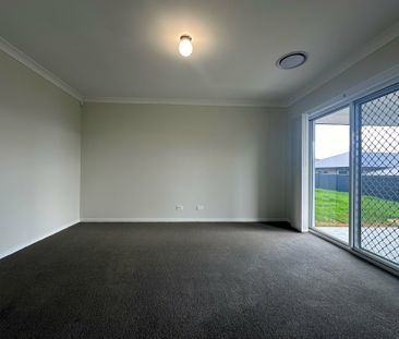 8 Agnes Place, Thirlmere - Photo 1