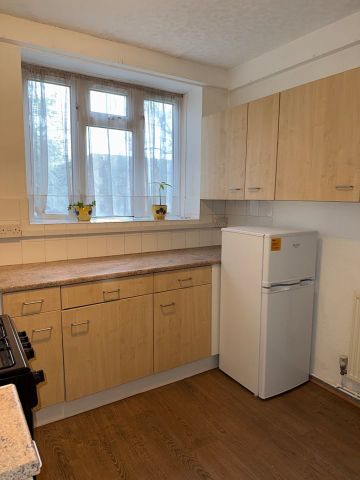 1 Bed Flat, Longbridge Road, IG11 - Photo 5