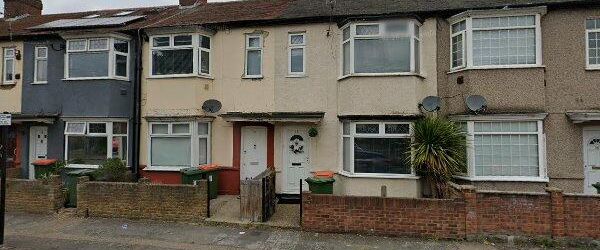 2 Bed Terraced House, Shipman Road, E16 - Photo 1