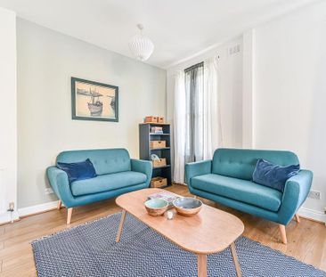 2 bedroom flat to rent - Photo 2