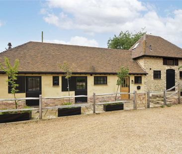 A contemporary barn conversion in the sought-after village of Churt. - Photo 3