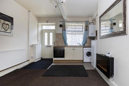 1 bedroom semi-detached house to rent - Photo 4