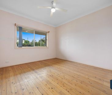 Spacious 3-Bedroom Boolaroo Home - Photo 6