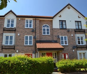 2 Bed Flat, Grange Close, LS10 - Photo 2