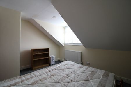 3 Bed Flat, Kellino Street, SW17 - Photo 5
