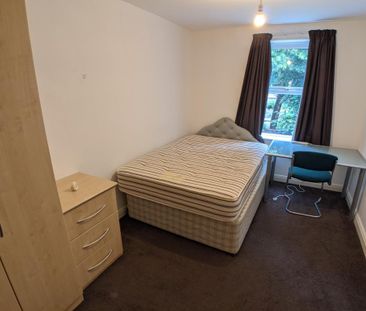 3 bedroom flat to rent - Photo 6