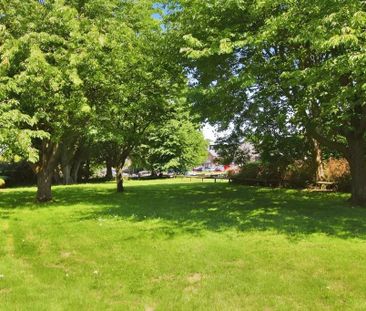 2 bedroom end of terrace house to rent - Photo 2