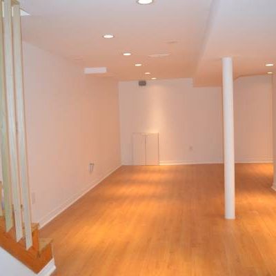 Bright Fully Renovated Clean Studio Basement Apartment - Photo 4