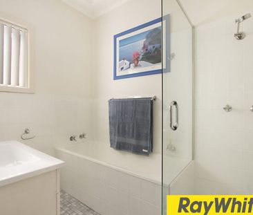 Charming 2-Bedroom Flat in Toongabbie!! - Photo 2