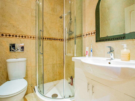 FLAT 6, 56 Queensborough Terrace Room 2 - Photo 5