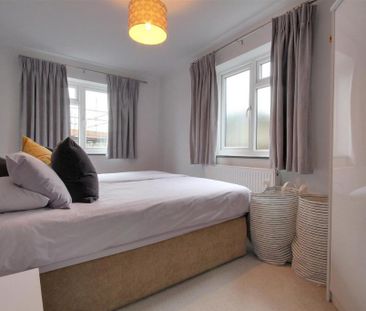 2 bedroom semi-detached house to rent - Photo 3