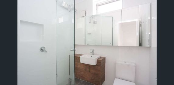 2/8 Davis Street RICHMOND - Photo 2