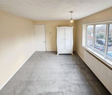 2 bedroom end of terrace house to rent - Photo 3