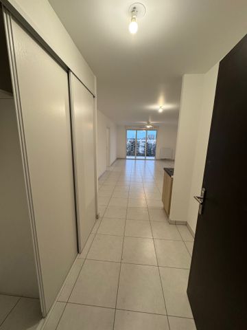 Location Appartement 4 pièces 79m² BORDEAUX 33800 - Photo 3