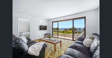 Spacious 5-Bedroom Family Home With Spectacular Jervis Bay Views - Photo 3