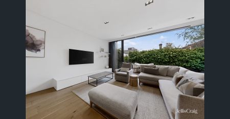 Architecturally designed Three Bedroom, Three Bathroom in Prime Location - Photo 3