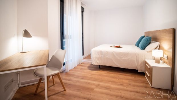 Amplio y moderno piso en alquiler en Patraix - Photo 1