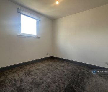 3 bedroom maisonette to rent - Photo 3