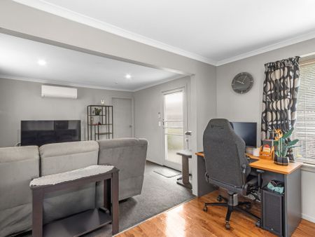 Walk To The City Centre - Photo 5