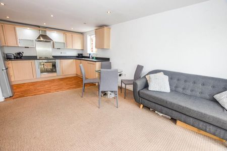 2 bedroom flat to rent - Photo 3