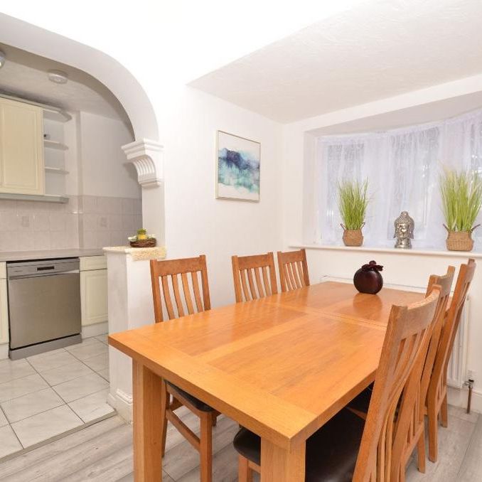 4 bedroom semi-detached house to rent - Photo 1