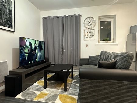 Studio Flat, Oceana Boulevard, SO14 - Photo 4