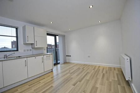 2 bedroom flat to rent - Photo 3
