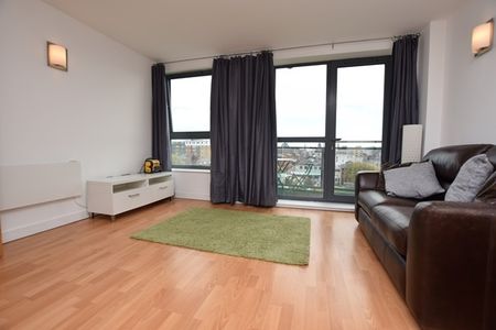 West One Panorama, 18 Fitzwilliam St, ... - Photo 2