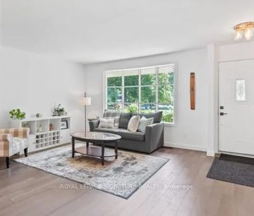 4 LAGUNA CRESCENT - Photo 1