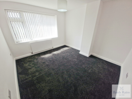 3 bedroom semi-detached house to rent - Photo 3