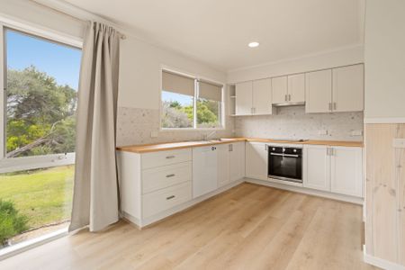 Fully Renovated Coastal Home - Photo 2