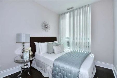 18 Harding Boulevard #Ph214 - Photo 5