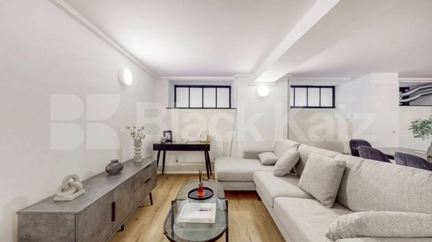 Modern studio apartment within a warehouse conversion in the trendy Dalston - Photo 1