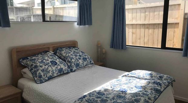 Modern cliff top home with spectacular views - Photo 1