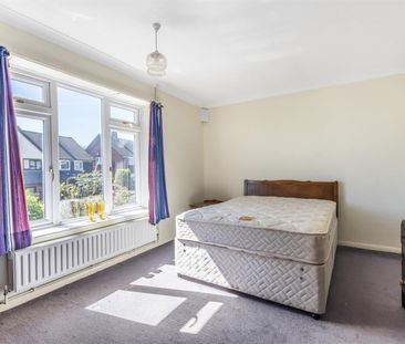 3 bedroom Bungalow To Let - Photo 1