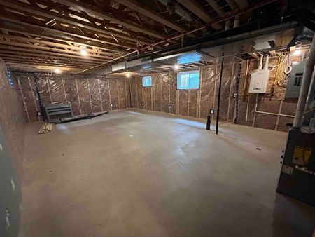 UpperLevel-604 Gwen Ave, Kingston, ON K7P 0L2 - Photo 2