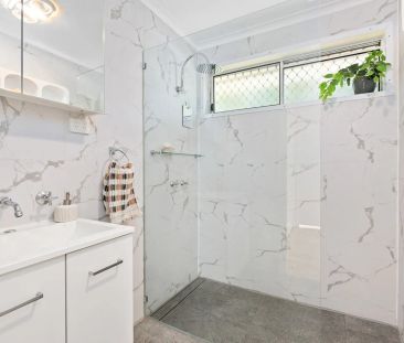 MODERN GROUND-FLOOR LIVING! - Photo 5